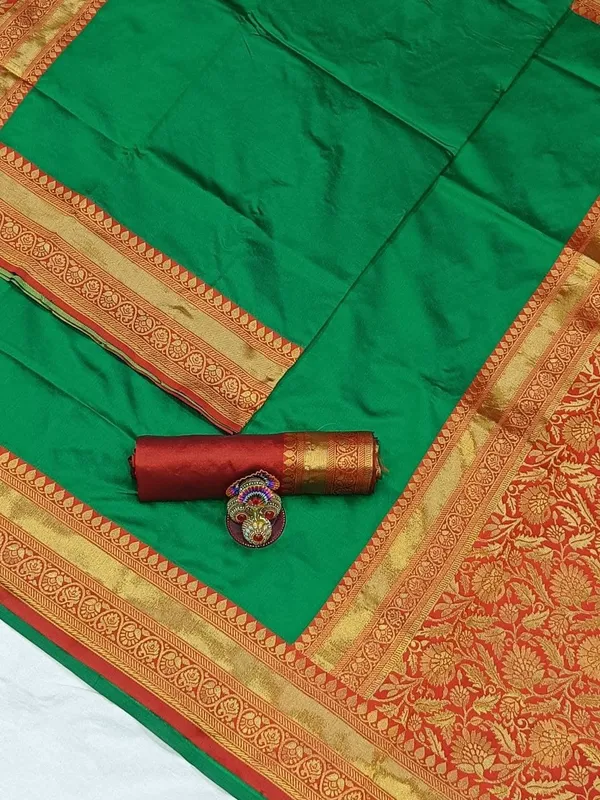 Green_Woven_Banarasi_Jacquard_Saree_(Green)
